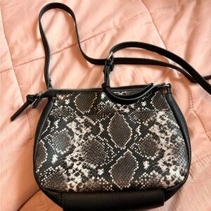 Tahaji Snakeskin Pattern Crossbody Bag